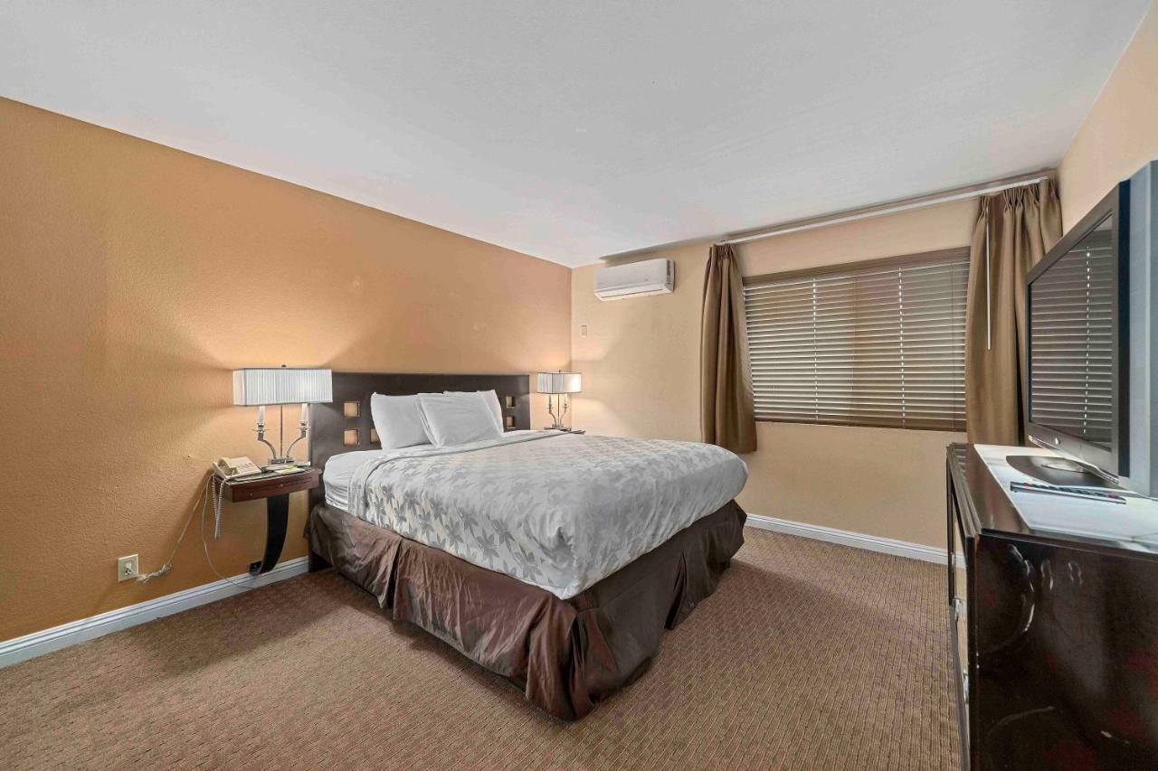 The Lemon Tree Hotel Anaheim Exterior foto