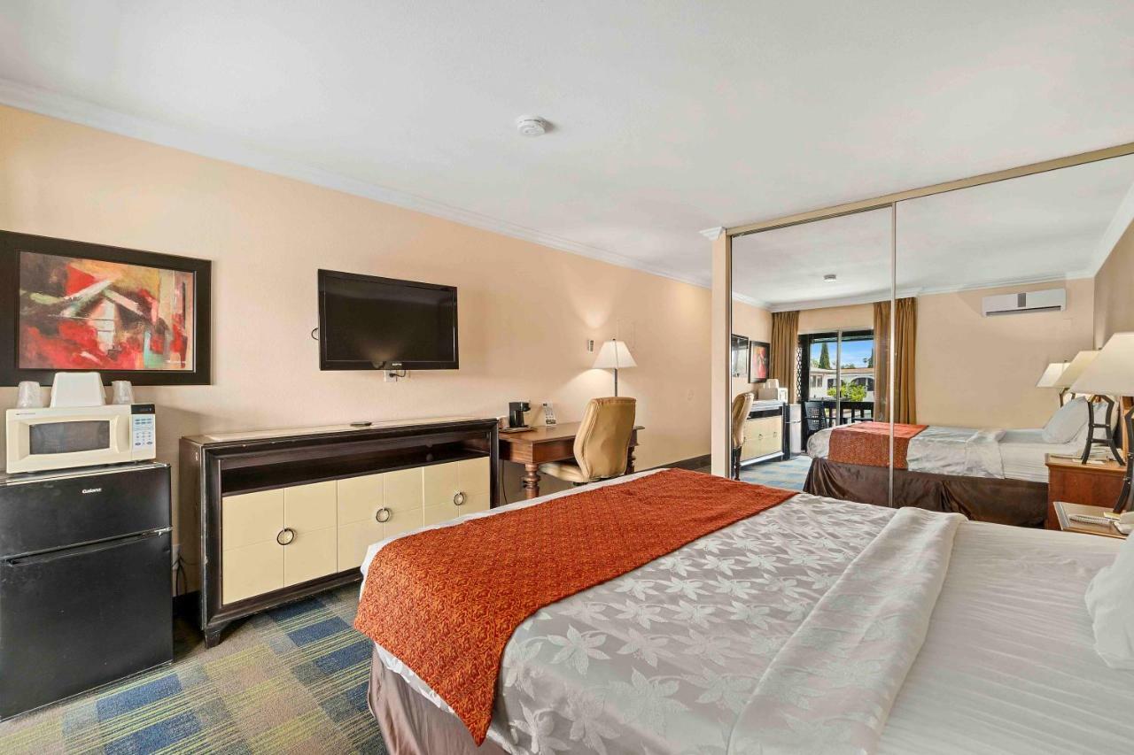 The Lemon Tree Hotel Anaheim Exterior foto